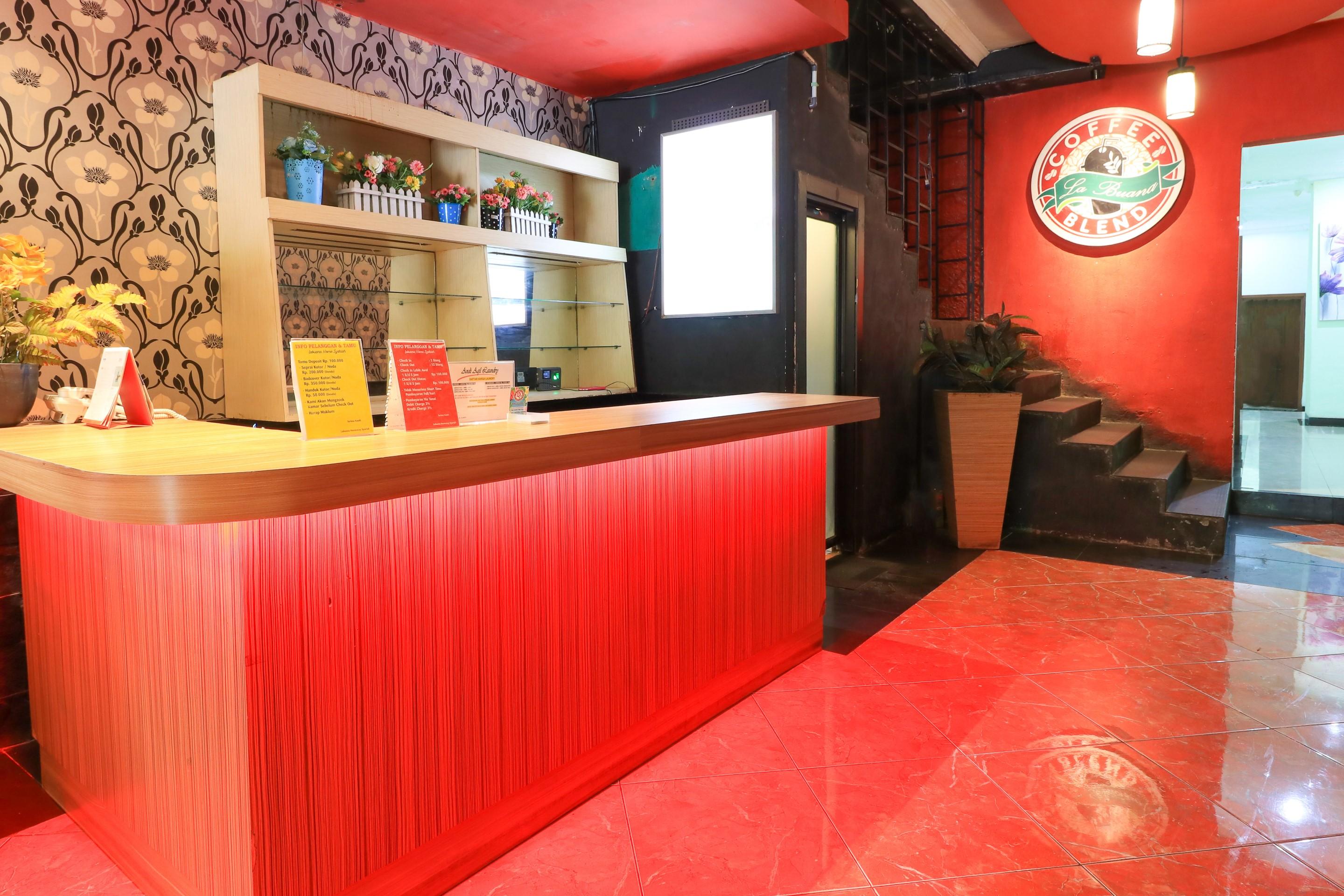 Labuana Homestay & Cafe Garden Makassar Exterior foto