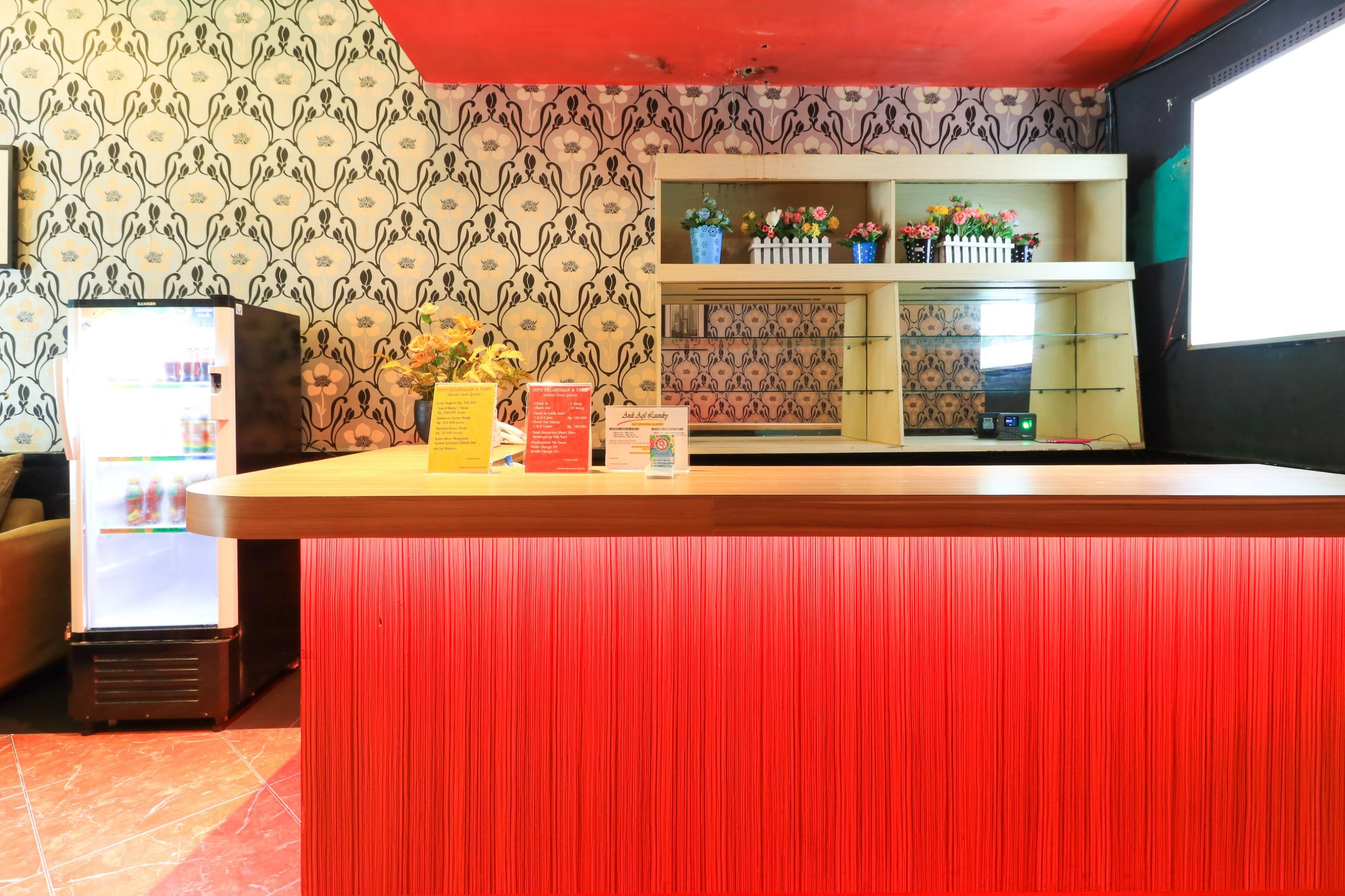 Labuana Homestay & Cafe Garden Makassar Exterior foto